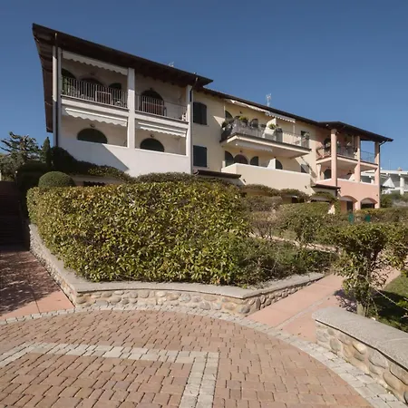 Blu Garda View Apartment